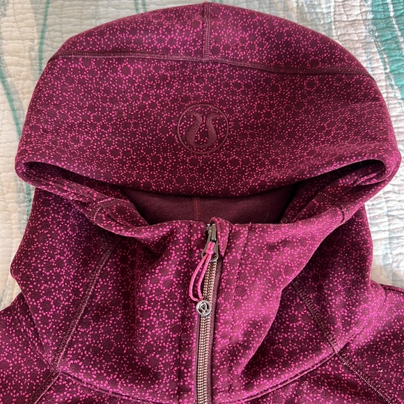 Lululemon Scuba lll Hoodie, star pixel, Raspberry Bordeaux Drama - Picture 3 of 3